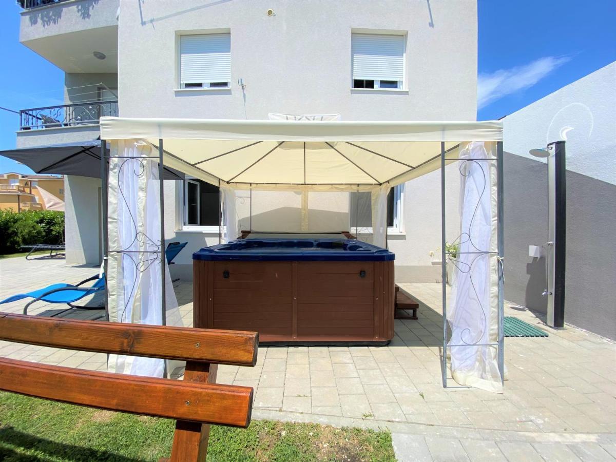 Lux Apartment Sea Shell With Jacuzzi มาคาร์สกา ภายนอก รูปภาพ