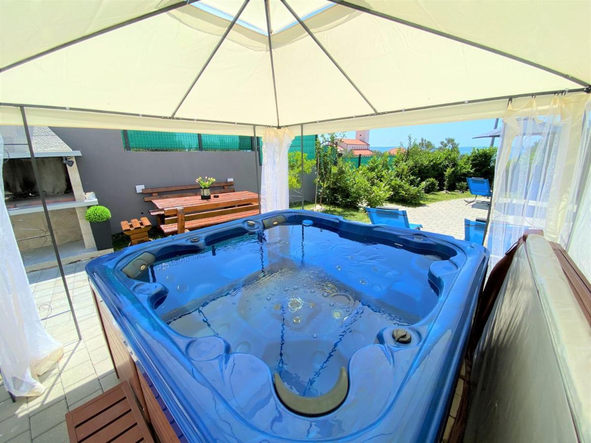 Lux Apartment Sea Shell With Jacuzzi มาคาร์สกา ภายนอก รูปภาพ