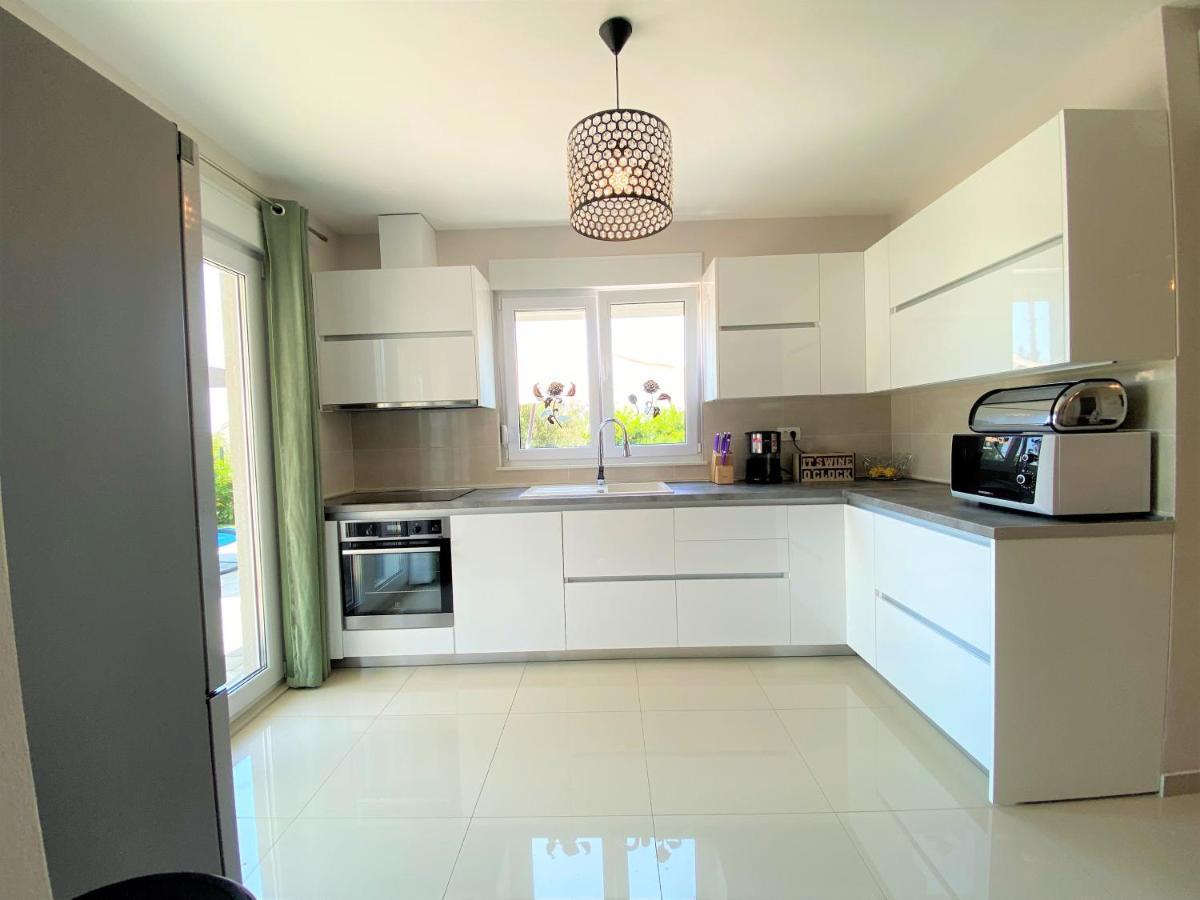 Lux Apartment Sea Shell With Jacuzzi มาคาร์สกา ภายนอก รูปภาพ