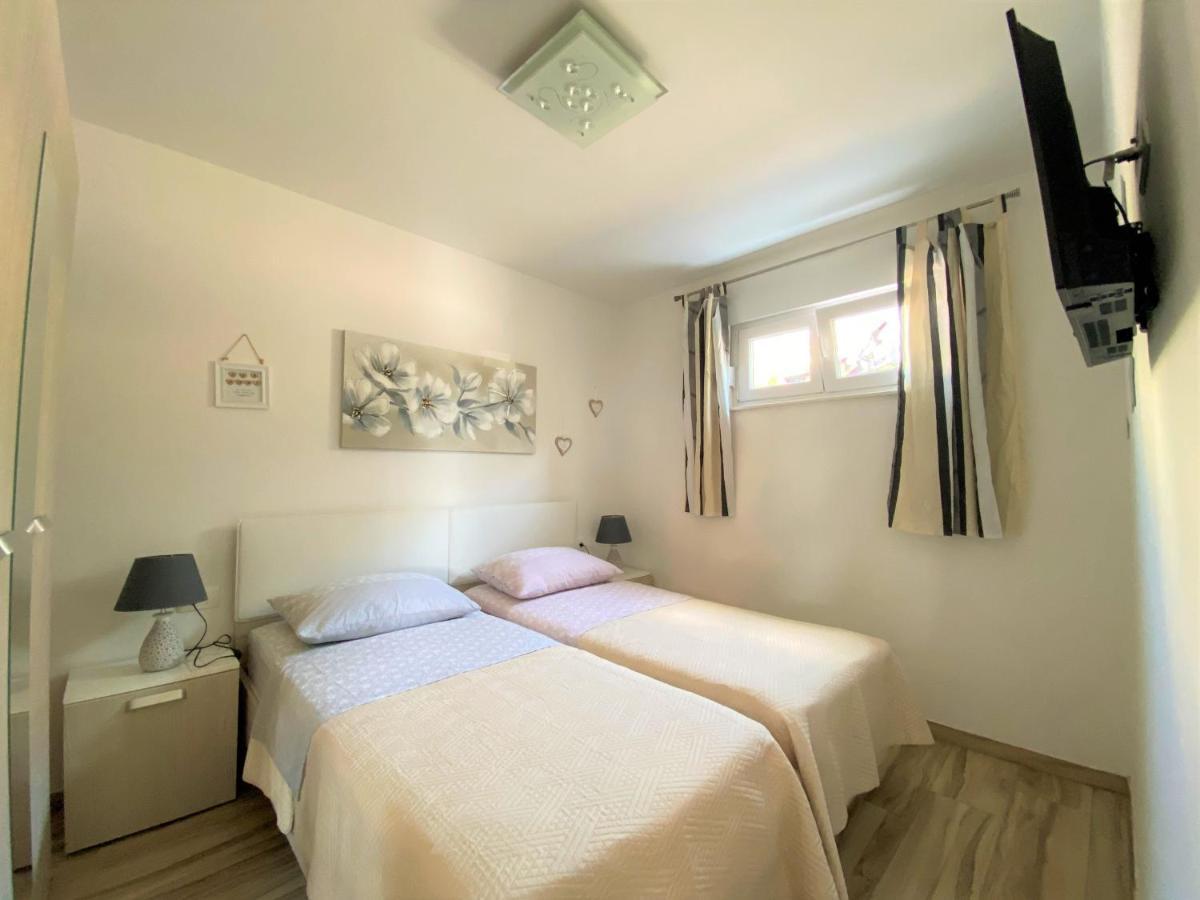 Lux Apartment Sea Shell With Jacuzzi มาคาร์สกา ภายนอก รูปภาพ