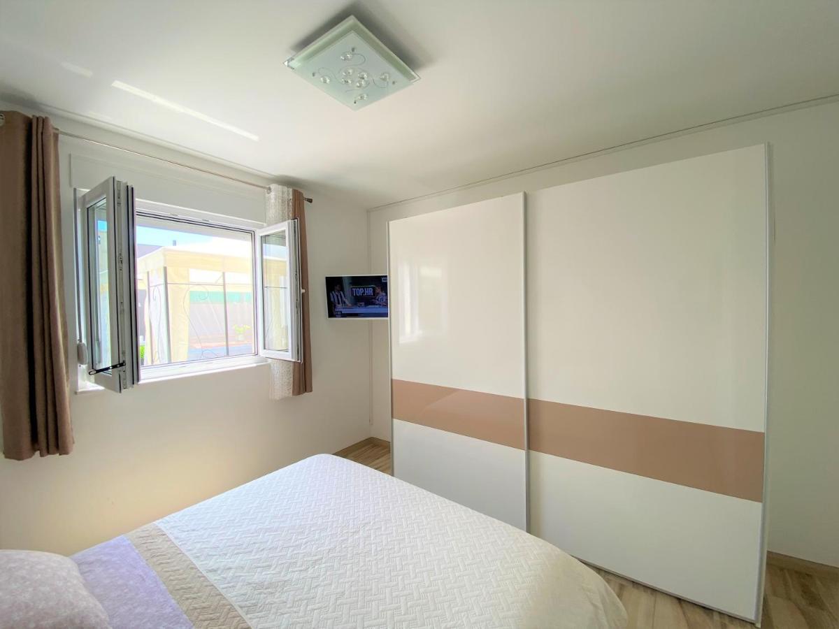 Lux Apartment Sea Shell With Jacuzzi มาคาร์สกา ภายนอก รูปภาพ