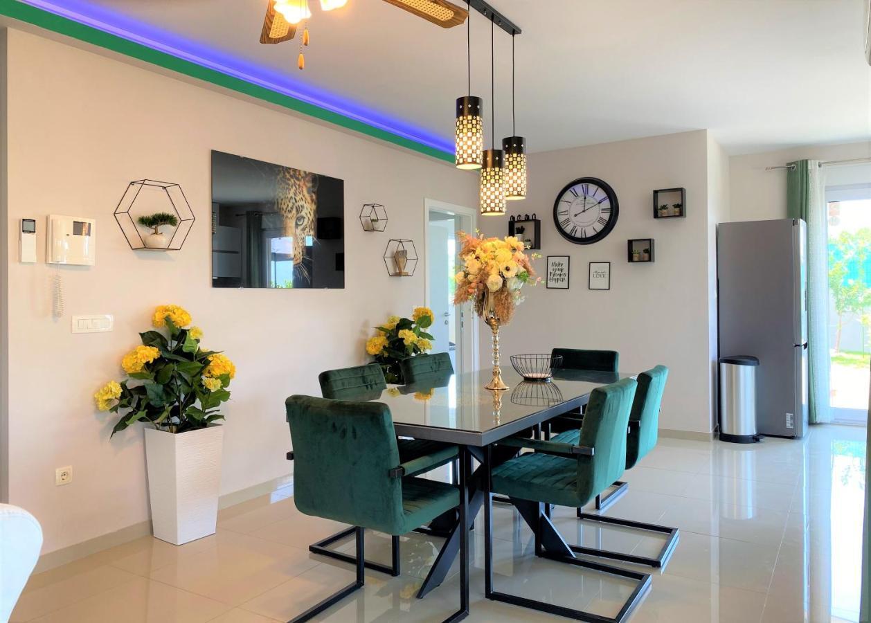Lux Apartment Sea Shell With Jacuzzi มาคาร์สกา ภายนอก รูปภาพ