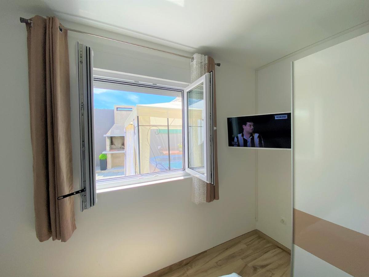Lux Apartment Sea Shell With Jacuzzi มาคาร์สกา ภายนอก รูปภาพ
